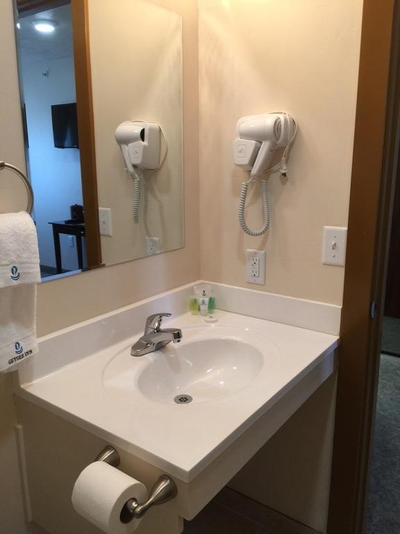 Geyser Inn Уест Йелоустоун Стая снимка